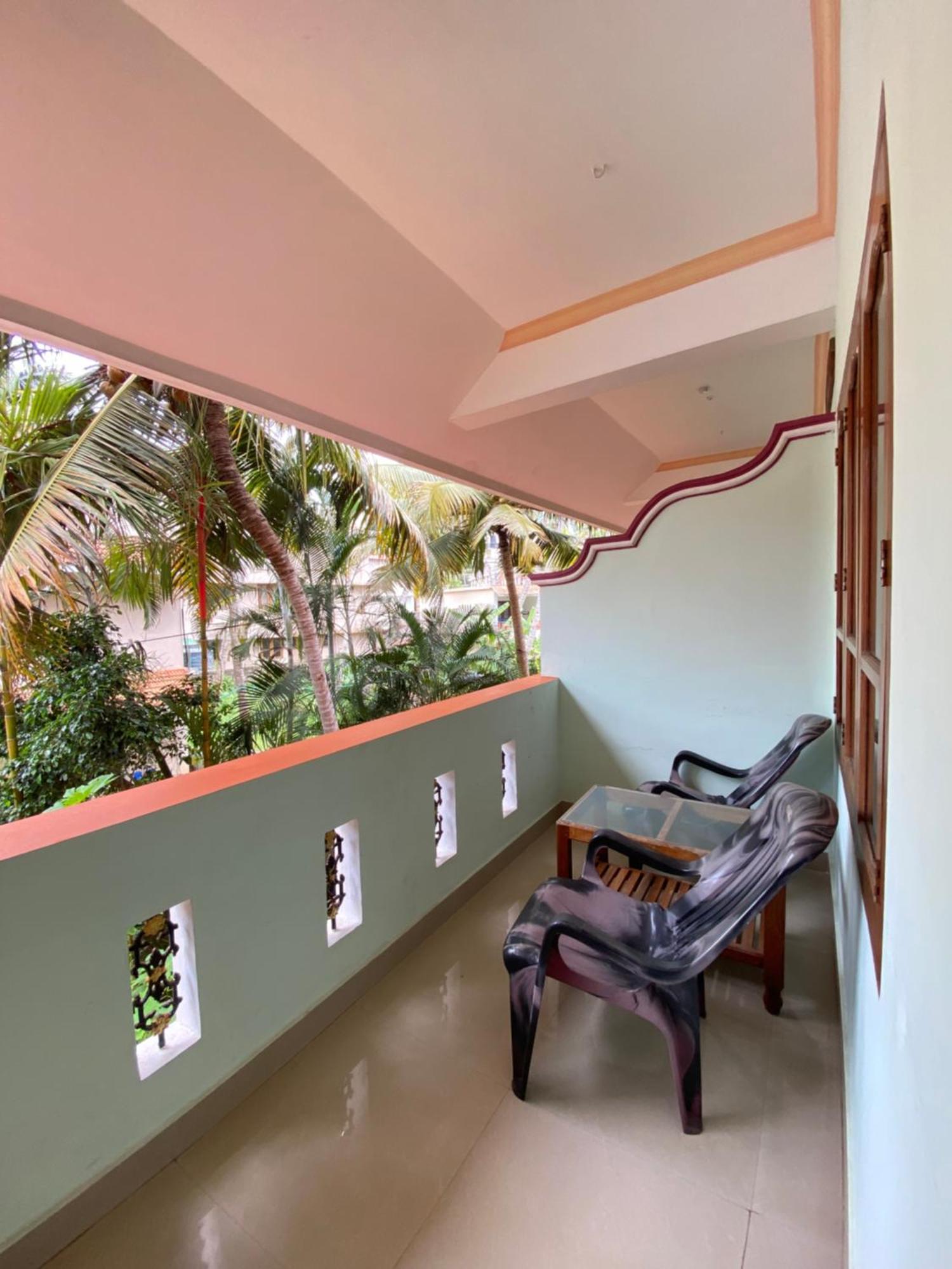 Packbag Comfort Bed & Breakfast Kovalam Kültér fotó