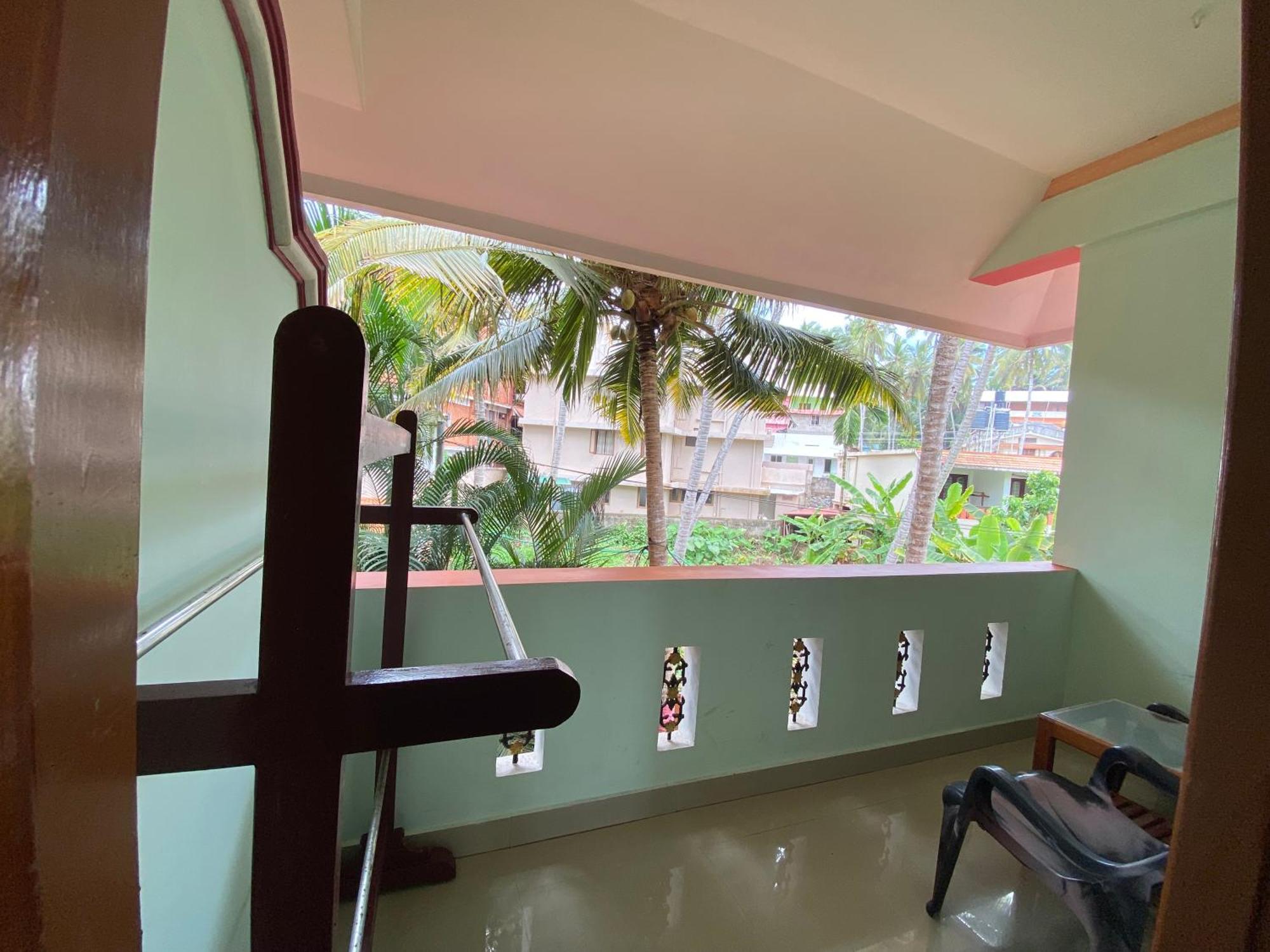 Packbag Comfort Bed & Breakfast Kovalam Kültér fotó